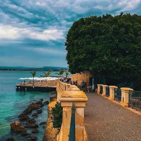 Korinthos Siracusa Luxury Bed and breakfast Syracuse